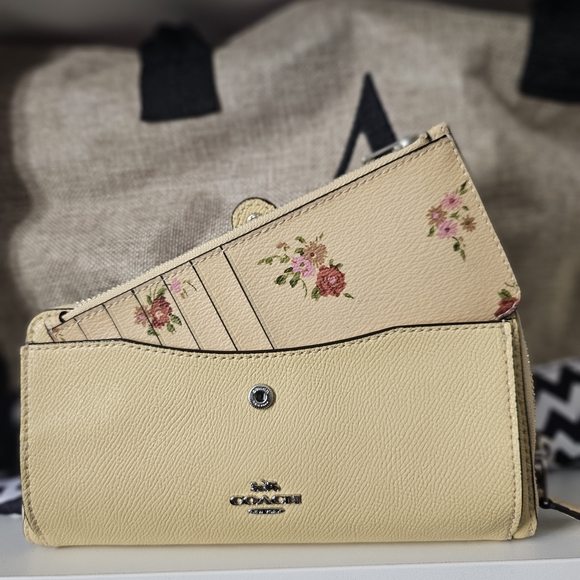 Coach Signature Beige Shoulder Bag - Picture 6 of 10